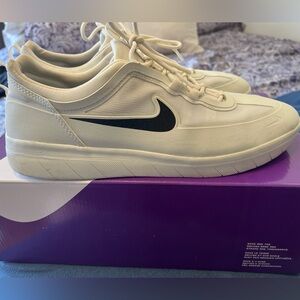 NIKE SB NYJAH FREE 2